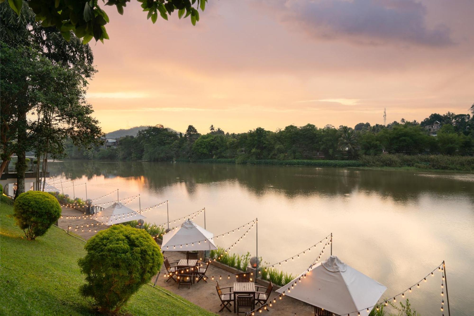 Mahaweli Reach Hotel Канди Екстериор снимка