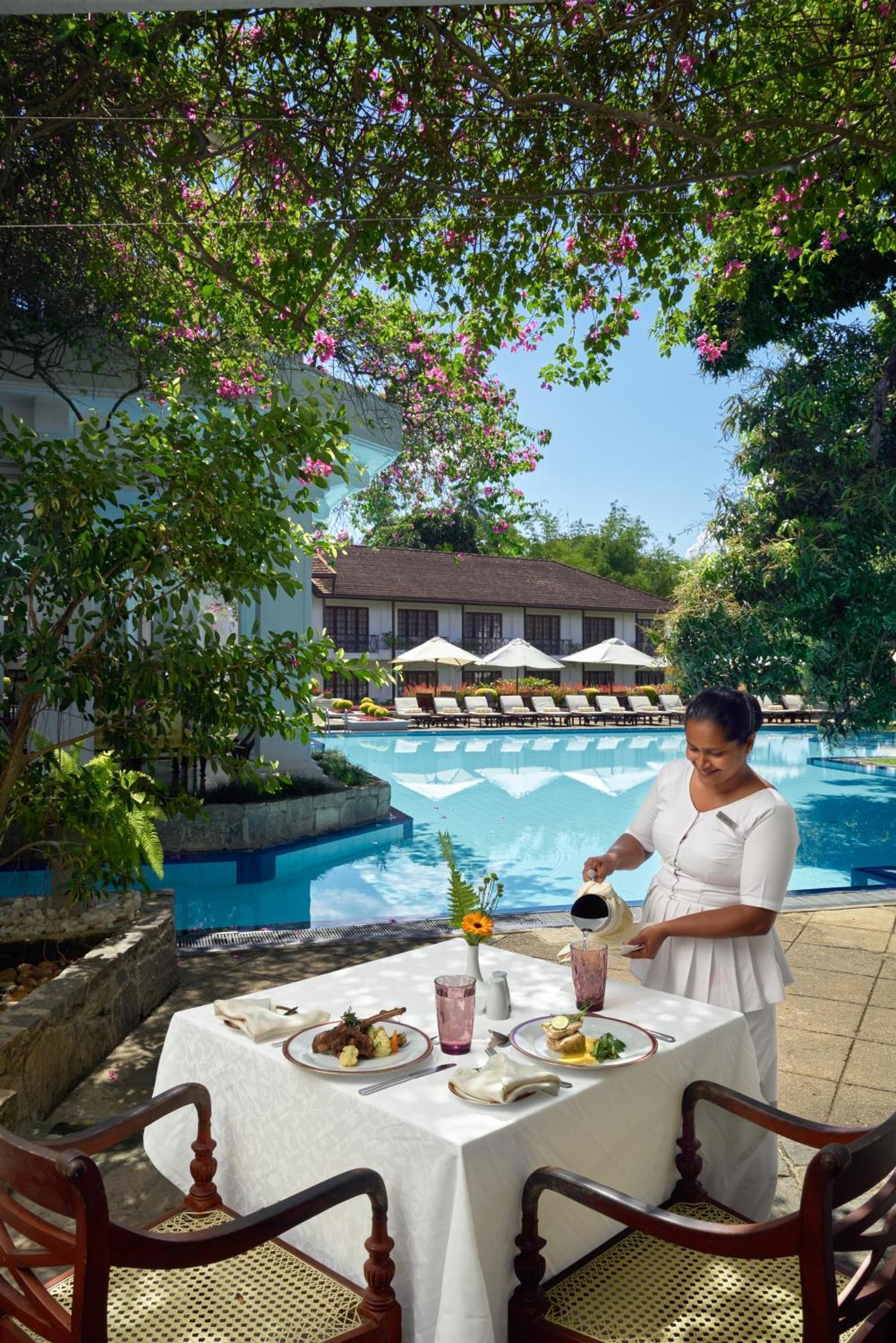 Mahaweli Reach Hotel Канди Екстериор снимка