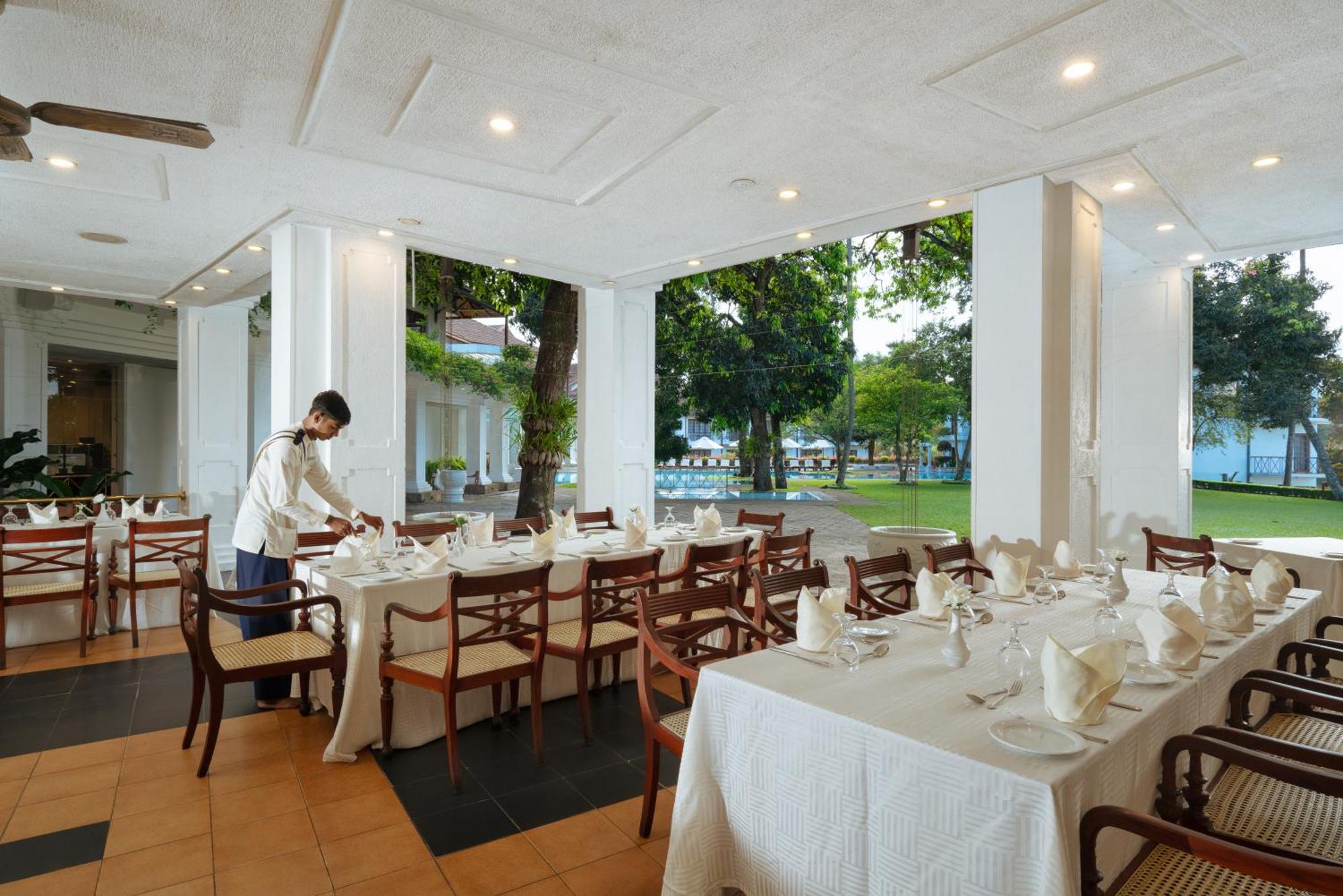 Mahaweli Reach Hotel Канди Екстериор снимка